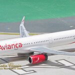 MODELO ESCALA 1/400 AVIANCA A321 N692AV CON BANDERA DE EL SALVADOR, EDICION LIMITADA