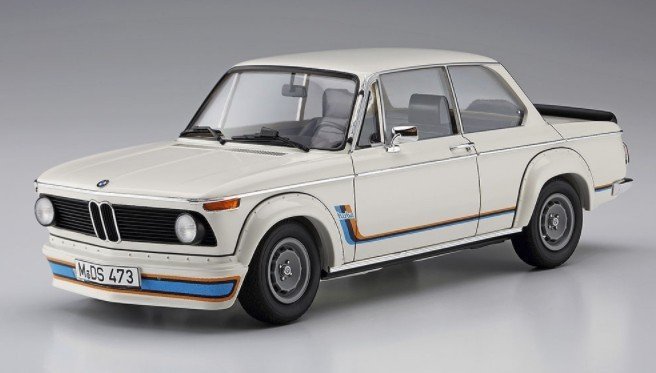 MODELO PARA ARMAR A ESCALA 1/24 BMW 2002 TURBO