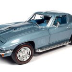 MODELO ESCALA 1/18 1967 Chevrolet Corvette Hardtop in Elkhart Blue DE AMERICAN MUSCLE
