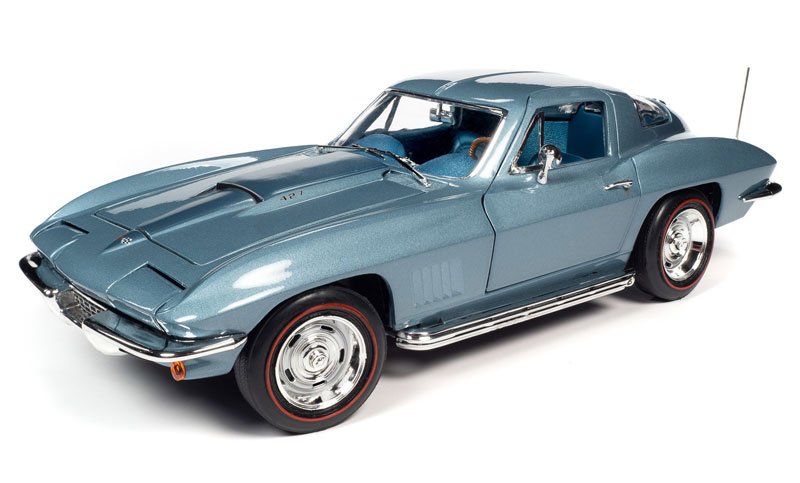 MODELO ESCALA 1/18 1967 Chevrolet Corvette Hardtop in Elkhart Blue DE AMERICAN MUSCLE