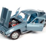 MODELO ESCALA 1/18 1967 Chevrolet Corvette Hardtop in Elkhart Blue DE AMERICAN MUSCLE