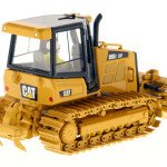 Tractor ESCALA 1/50 Bulldozer de Orugas Caterpillar D5K2 LGP con Destrozador con licencia de fabrica