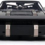 MODELO ESCALA 1:18 Batman Batmobile 2022 With Light & Batman Figure – Hollywood Rides