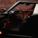 MODELO ESCALA 1:18 Batman Batmobile 2022 With Light & Batman Figure – Hollywood Rides