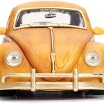 MODELO ESCALA 1:24  - Transformers Bumblebee - 1971 Volkswagen Beetle Bumblebee & Charlie