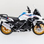 MOTO ESCALA 1:12 BMW R1250 GS w/Stand – 32703/WHITE