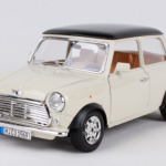 MODELO ESCALA 1/18 1969 Mini Cooper in Beige