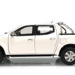 MODELO ESCALA 1/18 Dealer Edition Nissan Frontier, Navara Pickup Truck (White) Diecast Car Model
