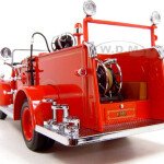 MODELO ESCALA 1/24 1941 GMC Fire Engine Red with Accessories Diecast Model Car - CAMION BOMBERO