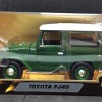 MODELO ESCALA 1:24 Toyota FJ40 (VERDE CON TECHO BLANCO) – Platinum Collection