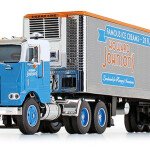 TRAILER COMPLETO ESCALA 1/50 Freightliner REFRIGERADO CLASICO CON LICENCIA DE FABRICA