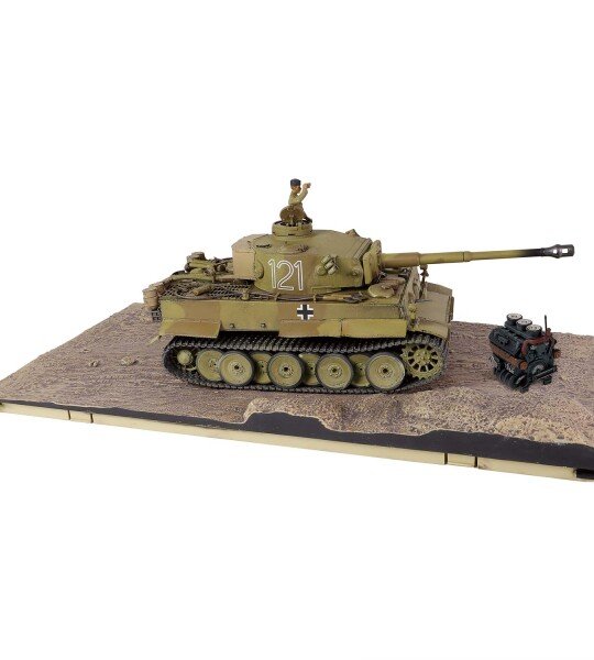 TANQUE ESDALA 1/32 Sd.Kfz.181 PzKpfw VI Tiger Ausf. E heavy tank (Initial production model) #121, Schwere Panzerabteilung 501, 1943 North African Front Tunisia FORCES
