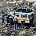MODELO ESCALA  1:64 Toyota Land Cruiser 1980 Beige