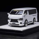 MODELO ESCALA 1/64 Tarmacworks Toyota Hiace Limited Edition - MICROBUS