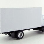 MODELO ESCALA 1:43 International 4200 Box All White – Utility – Long Haul Truck
