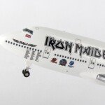 AVION A ESCALA 1/200 IRON MAIDEN 747-400 W/GEAR ED FORCE ONE