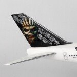 AVION A ESCALA 1/200 IRON MAIDEN 747-400 W/GEAR ED FORCE ONE