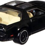 MODELO ESCALA 1:64 Retro Entertainment 2021 - KITT Knight Rider Pontiac Trans Am