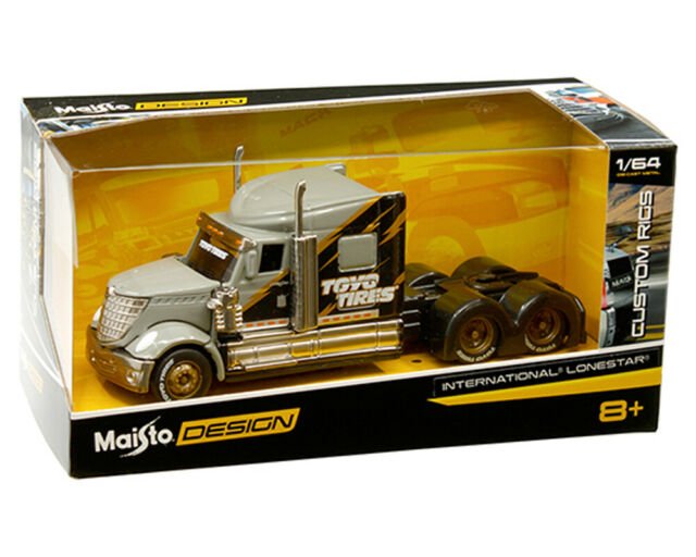 MODELO ESCALA 1:64 Custom Rigs - International LoneStar (CABEZAL) - TOYO TIRES