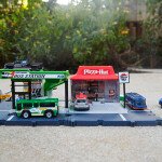 DIORAMA Matchbox 1:64 Action Drivers Assortment Bus Station With City Bus & Pizza Hut