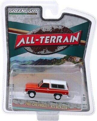 MODELO ESCALA 1:64 1984 Chevrolet K5 Blazer Custom (Red and White)