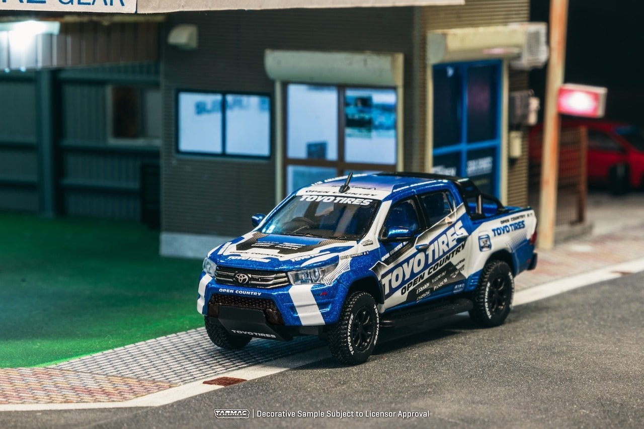 Miniature Tarmac Toyota Hilux 2017 - Échelle 1/64 - Moulée Sous Pression - Bleue
