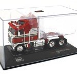 IXO Models 1:64 1976 Kenworth K100 Aerodyne Semi Truck – Red - CABEZAL