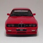MODELO ESCALA 1:24 1988 BMW 3 Series M3 (E30)(Red) BBURAGO