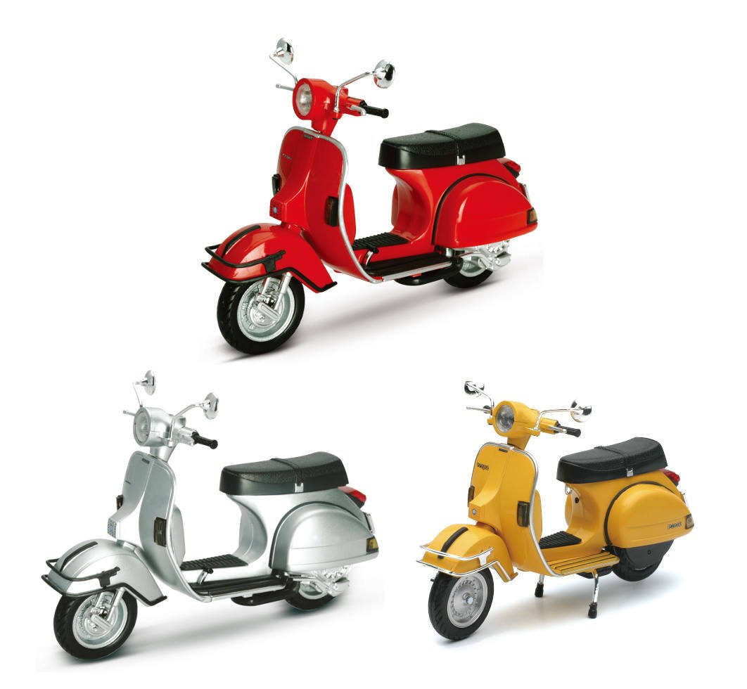 MOTOS A ESCALA 1/12 VESPA Piaggion P200E del Red Silver Yellow con licencia de fabrica