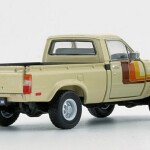 MODELO ESCALA 1:64 1984 Toyota Hilux – Single Cab Yellow
