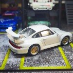 MODELO ESCALA 1/64 Schuco X Tarmac Works 1/64 Porsche 911 GT2 White - COLLAB64