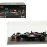 Bburago 1:43 AMG Petronas Formula 1 Team F1W15 #44 Lewis Hamilton in Acrylic Case with Seated Driver – Formula Racing - FORMULA 1