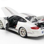 MODELO ESCALA 1:18 Porsche 911 GT3 RS 4.0 - White with silver stripe