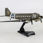 AVION A ESCALA POSTAGE STAMP C47 DOUGLAS 1/144 TICO BELLE