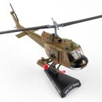 HELICOPTERO A ESCALA POSTAGE STAMP UH-1C US ARMY HUEY GUNSHIP 1ST CAVALRY DIVISION