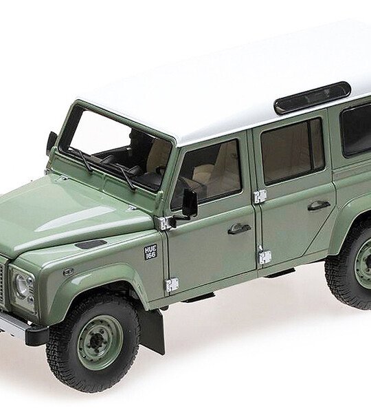 MODELO escala 1/18 del 2015 Land Rover Defender 110 HUE 166 - DEALER EDITION
