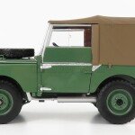MODELO ESCALA 1/18 DE Land Rover 1949 Green with Brown Canopy 1/18 Diecast Model Car by Minichamps