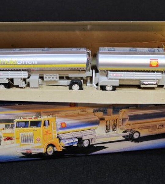 CAMION CISTERNA A ESCALA FormulaShell Concept Tanker Truck Shell with Lights and Sound 1995 (PIPA)