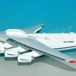 MODELO A ESCALA 1/400  ANTONOV AN225  AZUL/AMARILLO