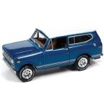 MODELO ESCALA 1:64 1979 International Scout II (Custom Maroon Metallic) Classic Gold 2021