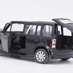 MODELO A ESCALA 1:24 Maisto Black Diecast Toyota Scion XB Model