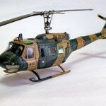 MODELO ESCALA 1/72 UH-1H Iroquois (U.S. Army/J.G.S.D.F. Utility Helicopter) - precios especiales